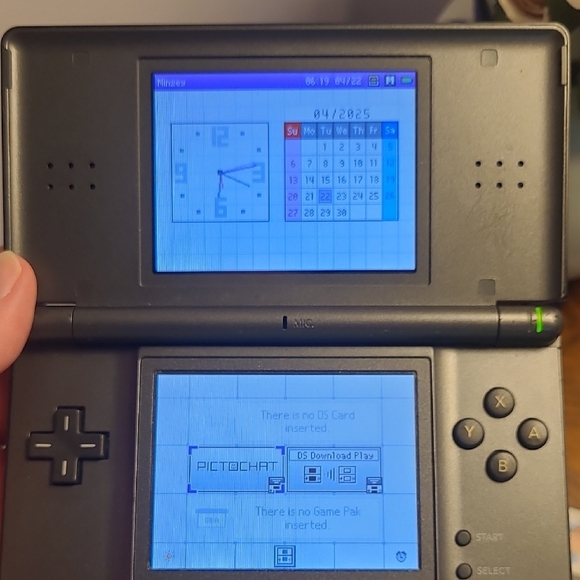 Nintendo DS Lite Pokemon Edition with 16 Games and Charger - Picture 3 of 9